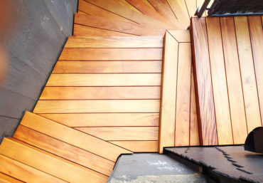 Treppenanlage aus Holz